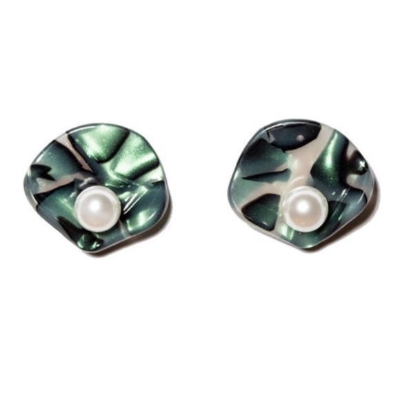 $75 Lele Sadoughi ABALONE CLAMSHELL BUTTON EARRINGS green